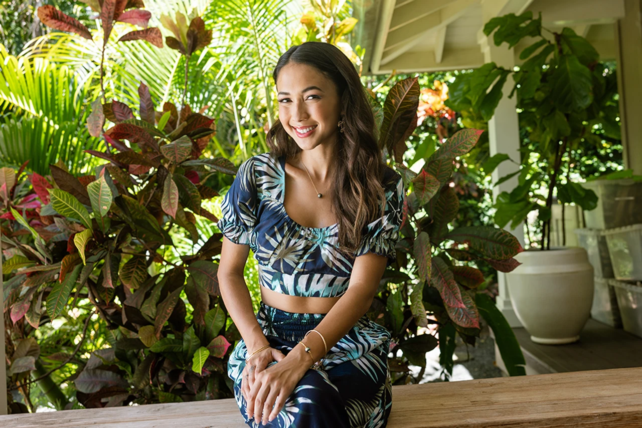 Tahitian Pearl Float Gold Chain Necklace 1 Tahitian Pearl Float Gold Chain Necklace