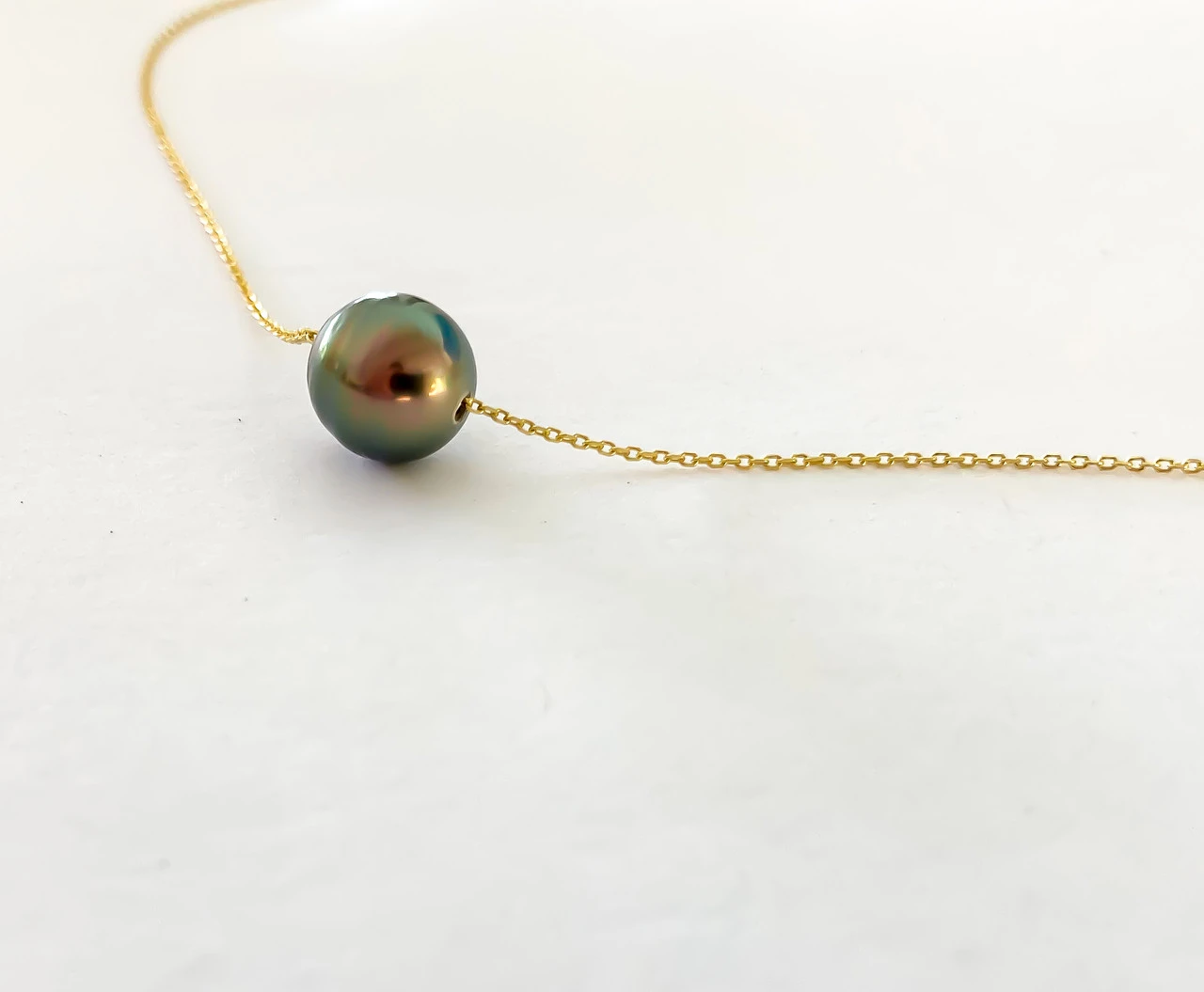 Tahitian Pearl Float Gold Chain Necklace 3 Tahitian Pearl Float Gold Chain Necklace - Image 3